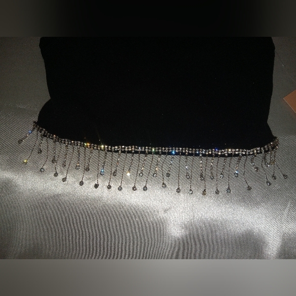 New Mix Classic - Crop Top with Rhinestone embellishment hemline - Picture 7 of 8